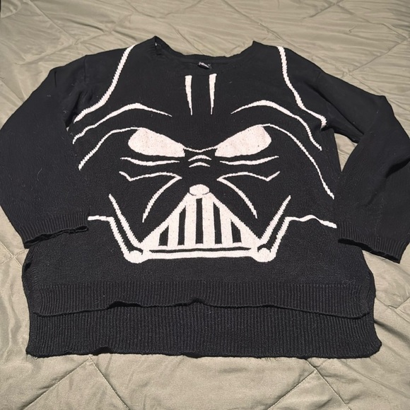 Darth Vader Sweater - Picture 1 of 2